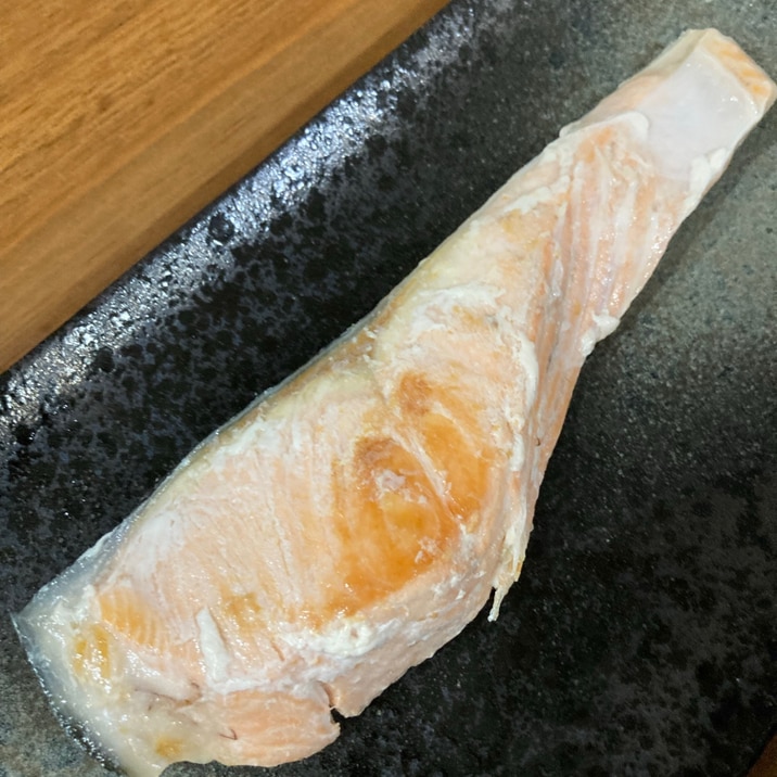 フライパン用ホイルで鮭の蒸し焼き
